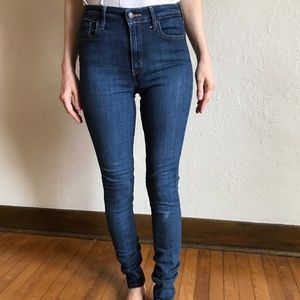 Levi's 721 High Rise Jeans